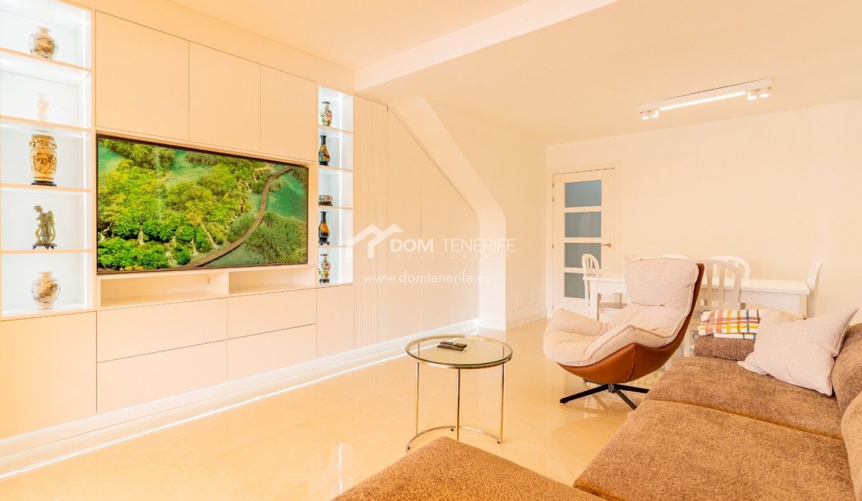 Sala d'estar de Casa o xalet de lloguer en Arona amb Aire condicionat, Terrassa i Traster