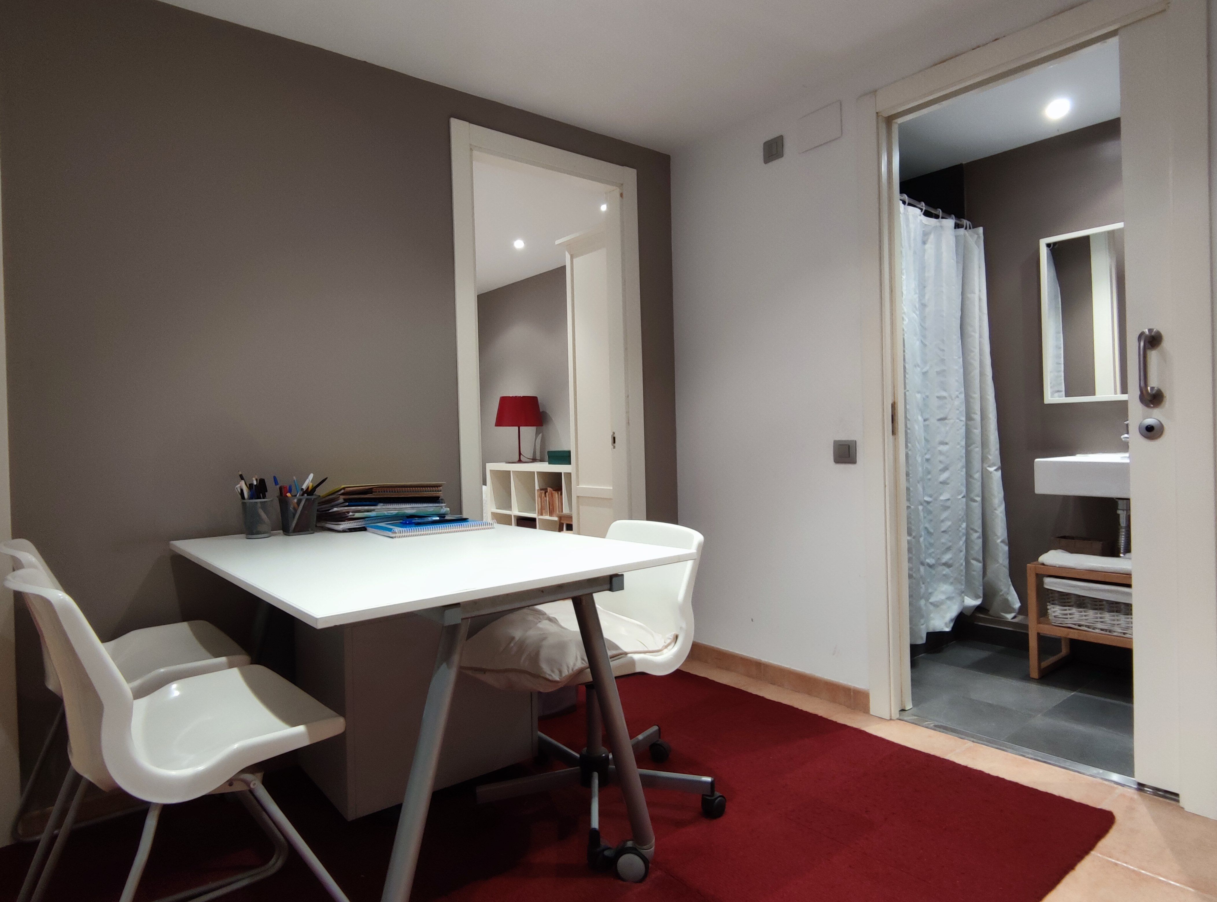 Bedroom of Office to rent in Tiana  with Furnished