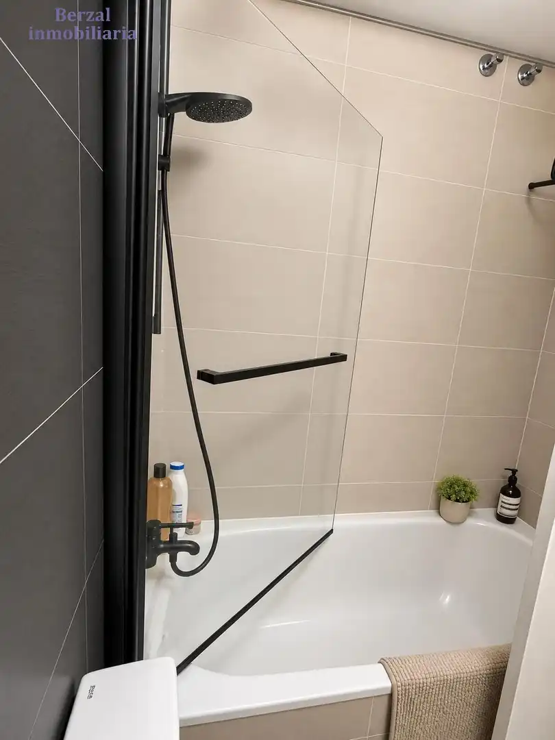 Bathroom of Ground floor for sale in  Logroño  with Heating, Private garden and Storage room