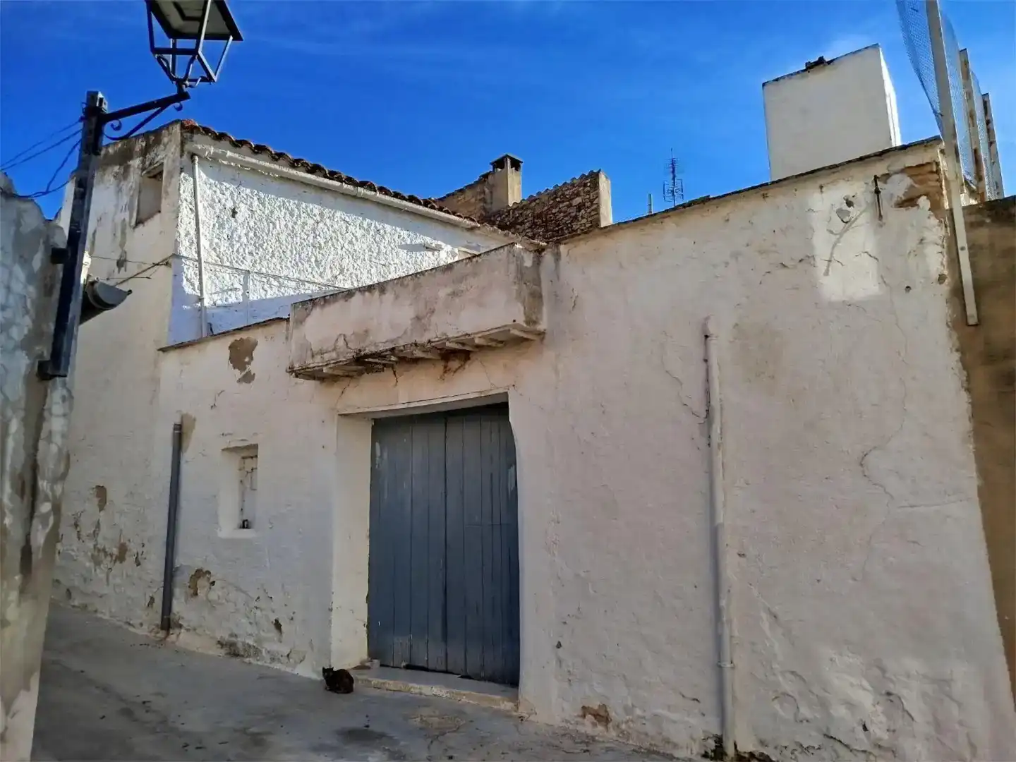Vista exterior de Casa adosada en venda en Godall amb Aire condicionat i Balcó