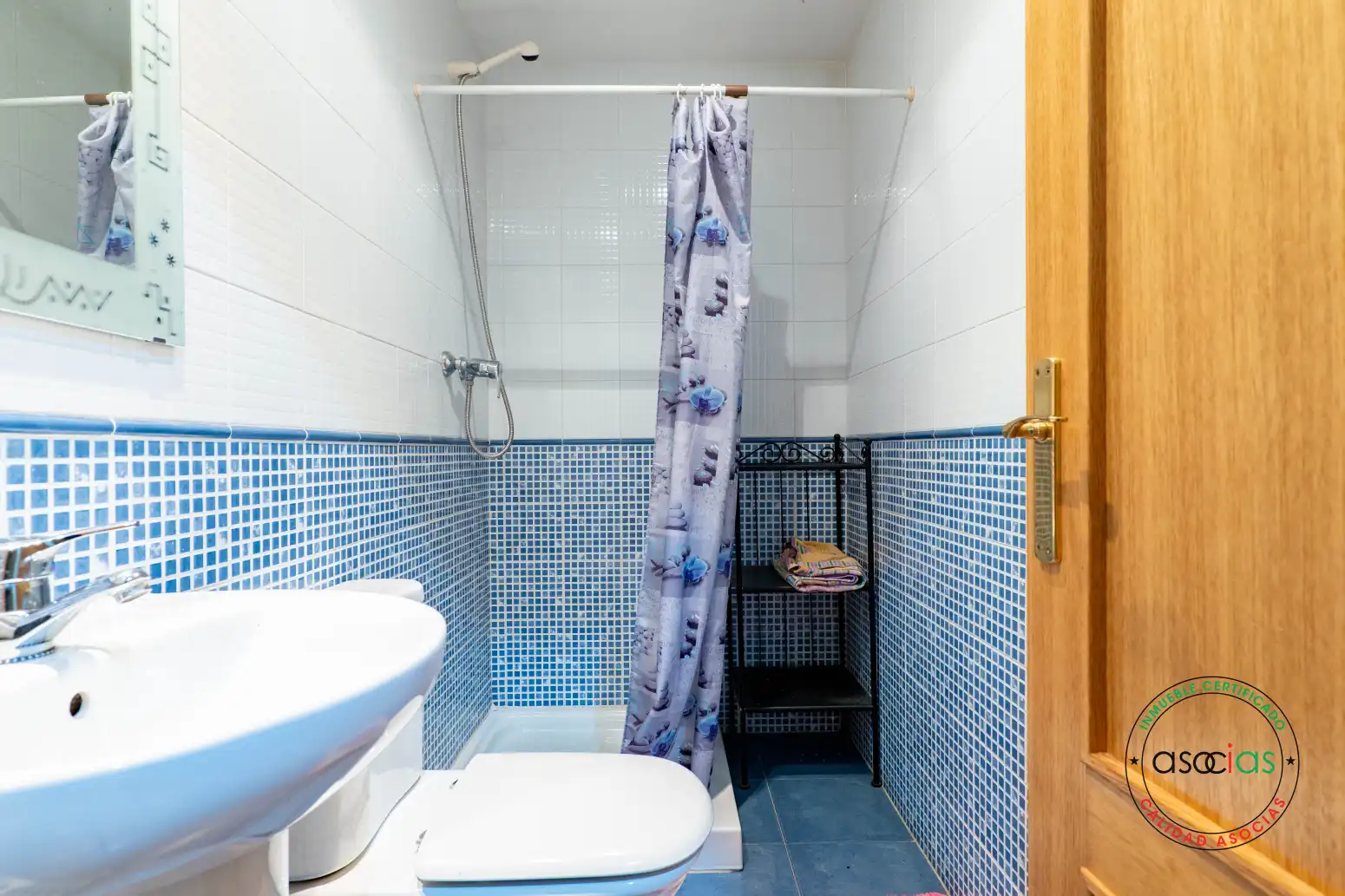 Baño de Piso en venta en Gijón  con Calefacción, Terraza y Trastero