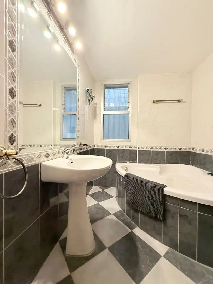 Bathroom of Flat for sale in Jerez de la Frontera  with Terrace and Storage room