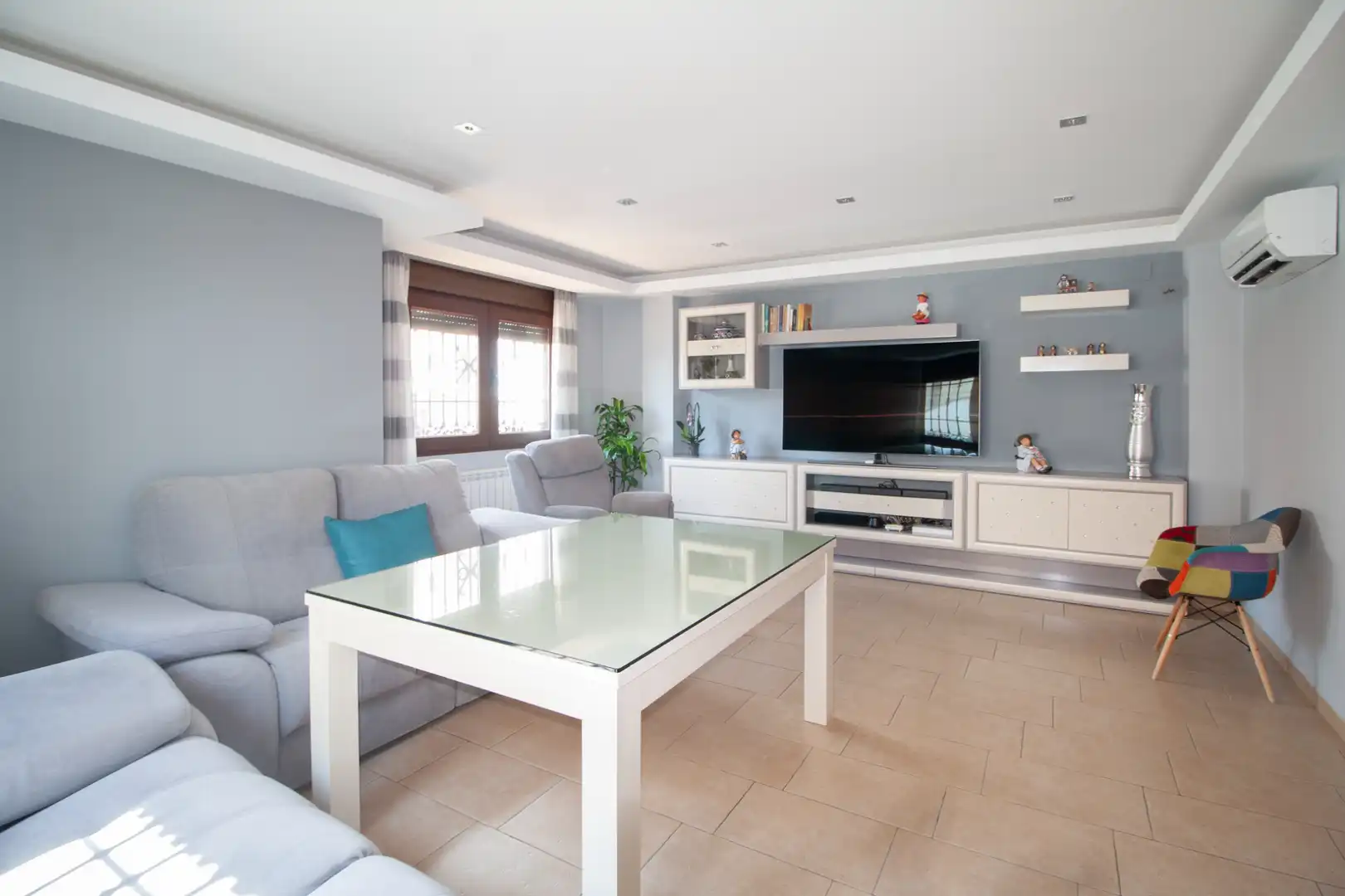 Sala de estar de Casa o chalet en venta en Gójar con Aire acondicionado, Calefacción y Jardín privado