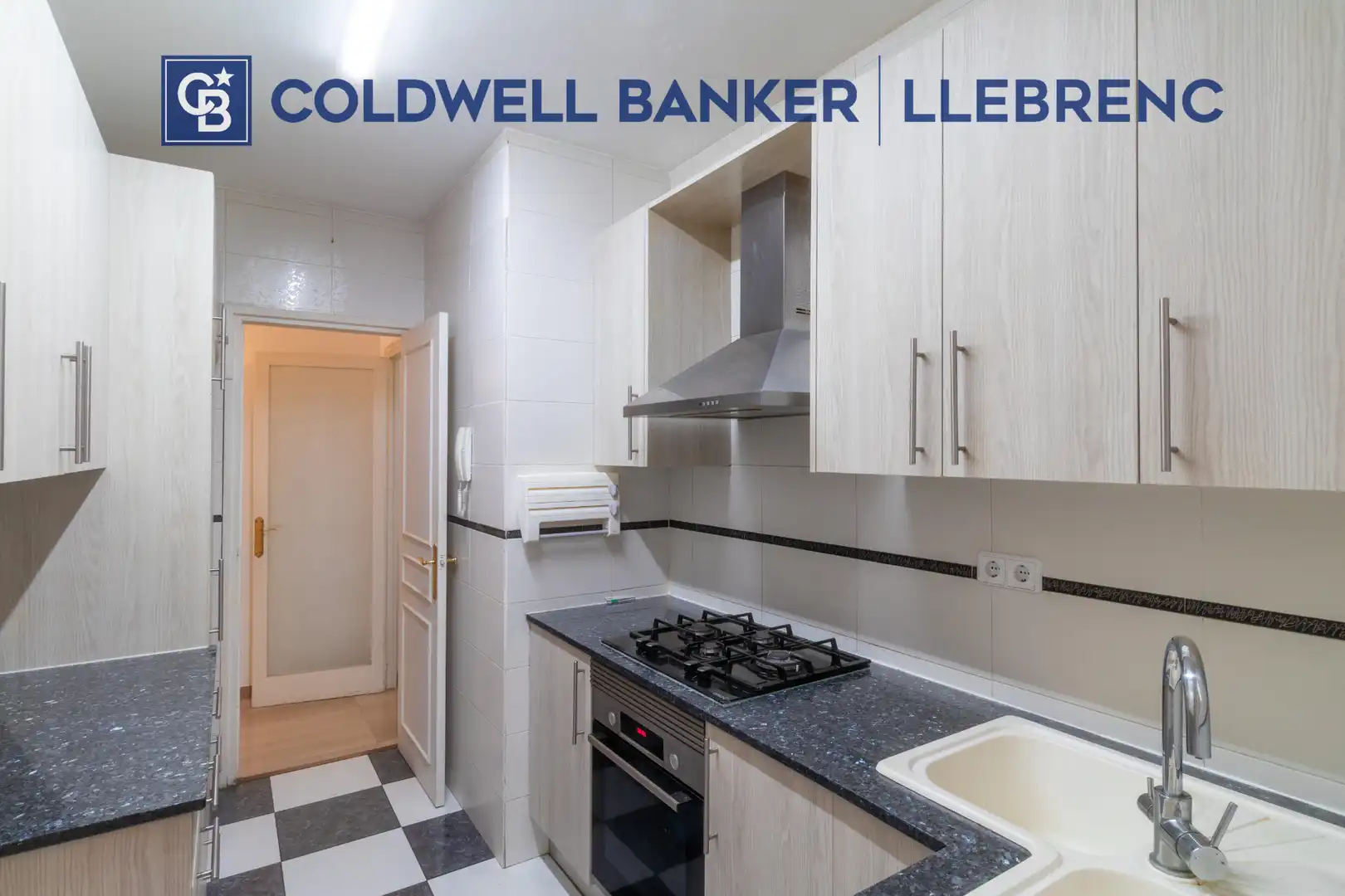 Kitchen of Flat for sale in Barcelona  with Air Conditioner, Heating and Parquet flooring