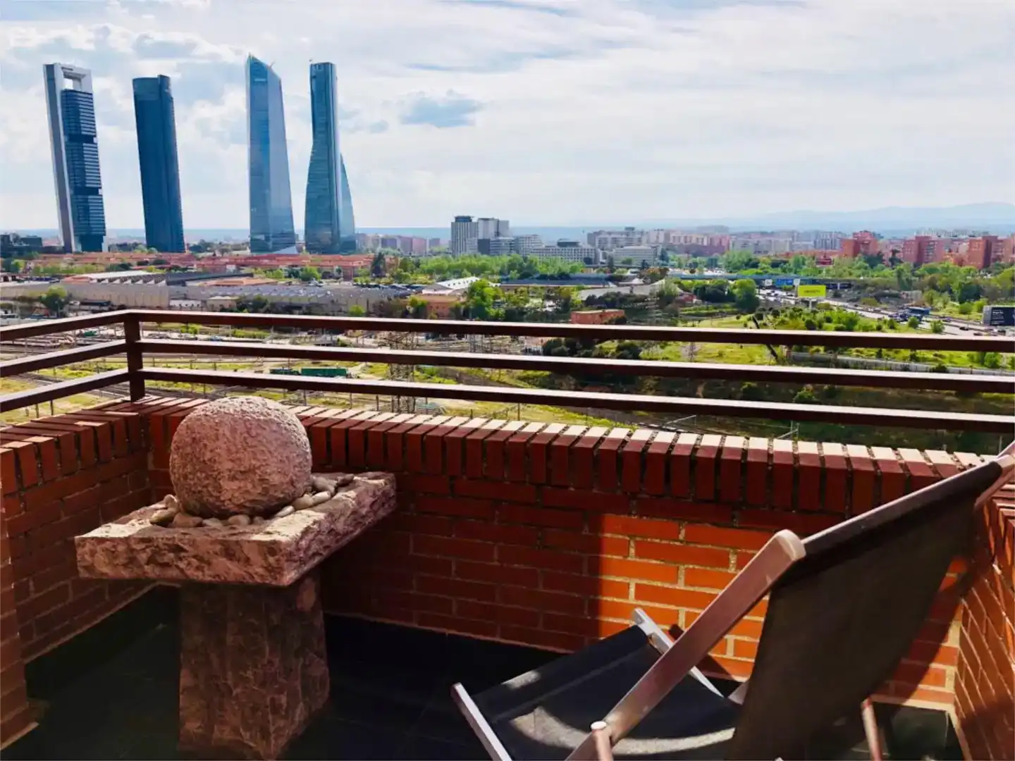 Terrasse von Wohnung zum Verkauf in  Madrid Capital mit Klimaanlage und Schwimmbad