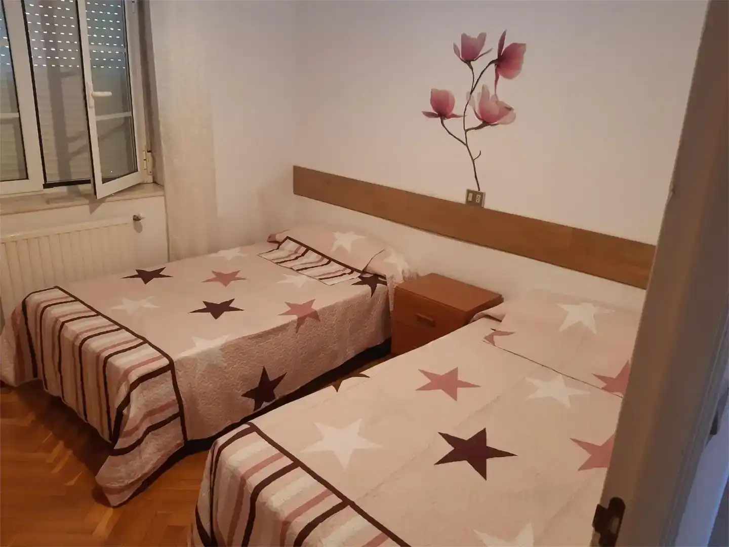 Schlafzimmer von Wohnung zur Miete in Ibias mit Parkett, Abstellraum und Möbliert