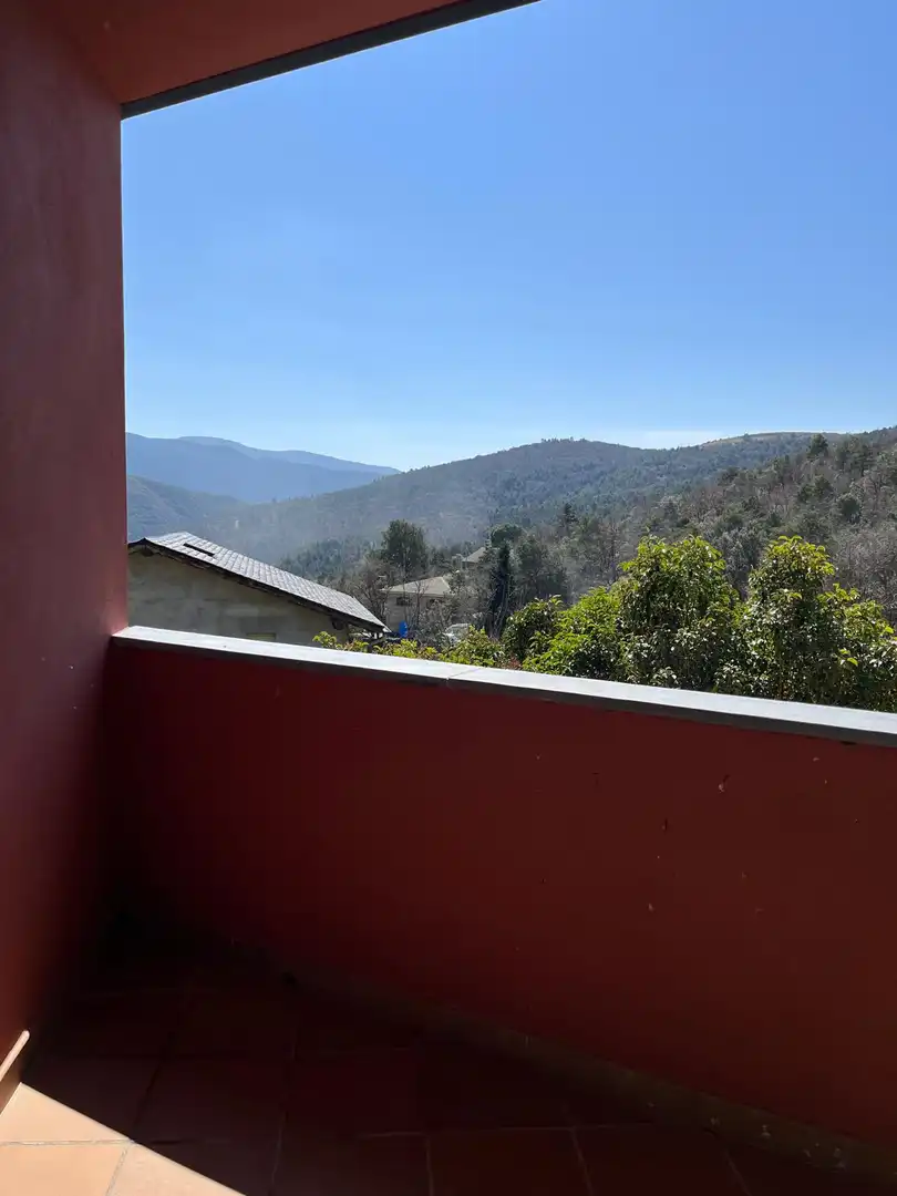 Vista exterior de Dúplex en venda en Montferrer i Castellbò amb Calefacció, Terrassa i Balcó
