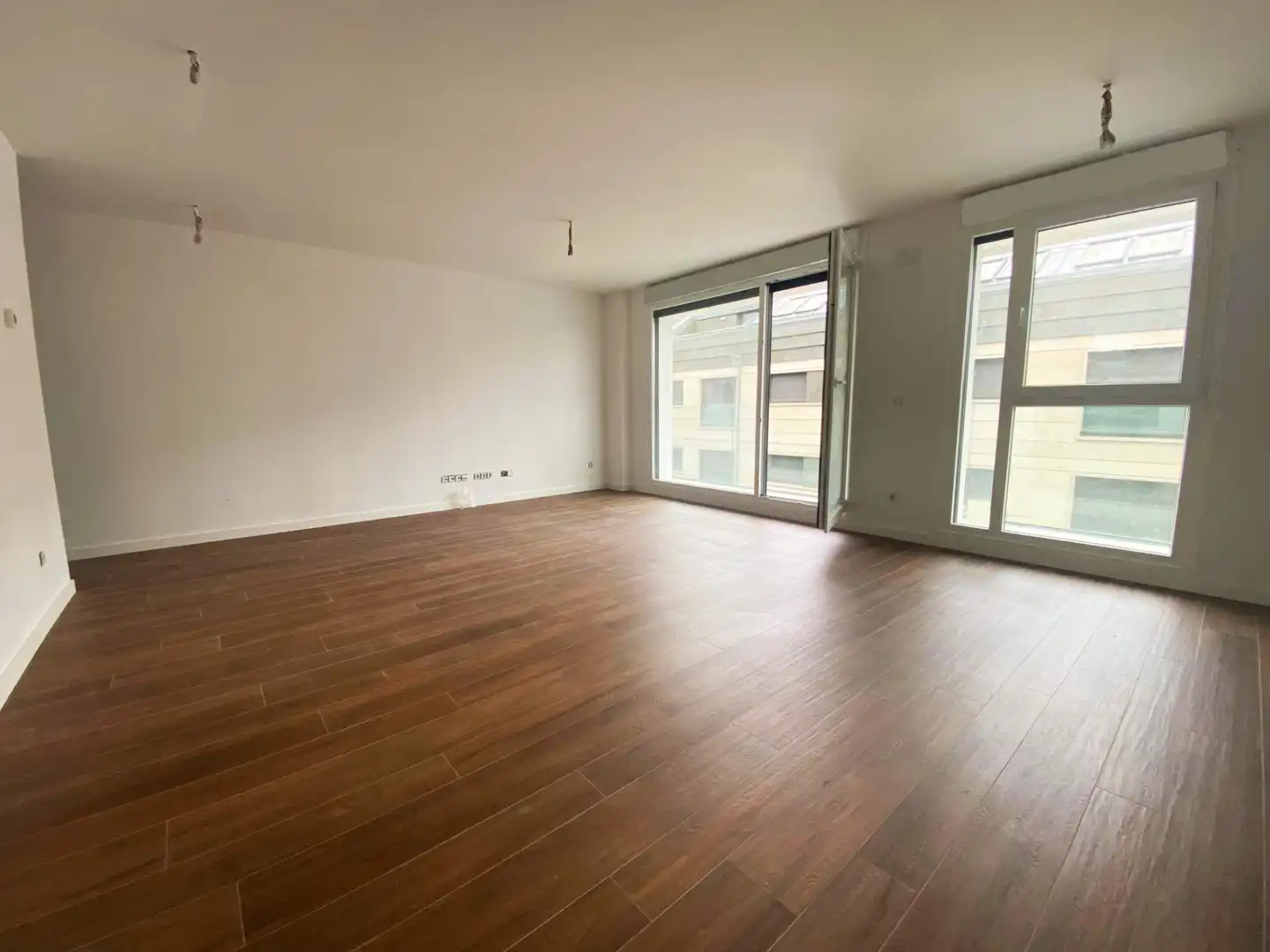 Sala d'estar de Pis en venda en Pontevedra Capital  amb Calefacció, Terrassa i Traster