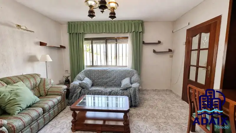 Sala de estar de Casa adosada en venta en Huecas con Calefacción y Balcón