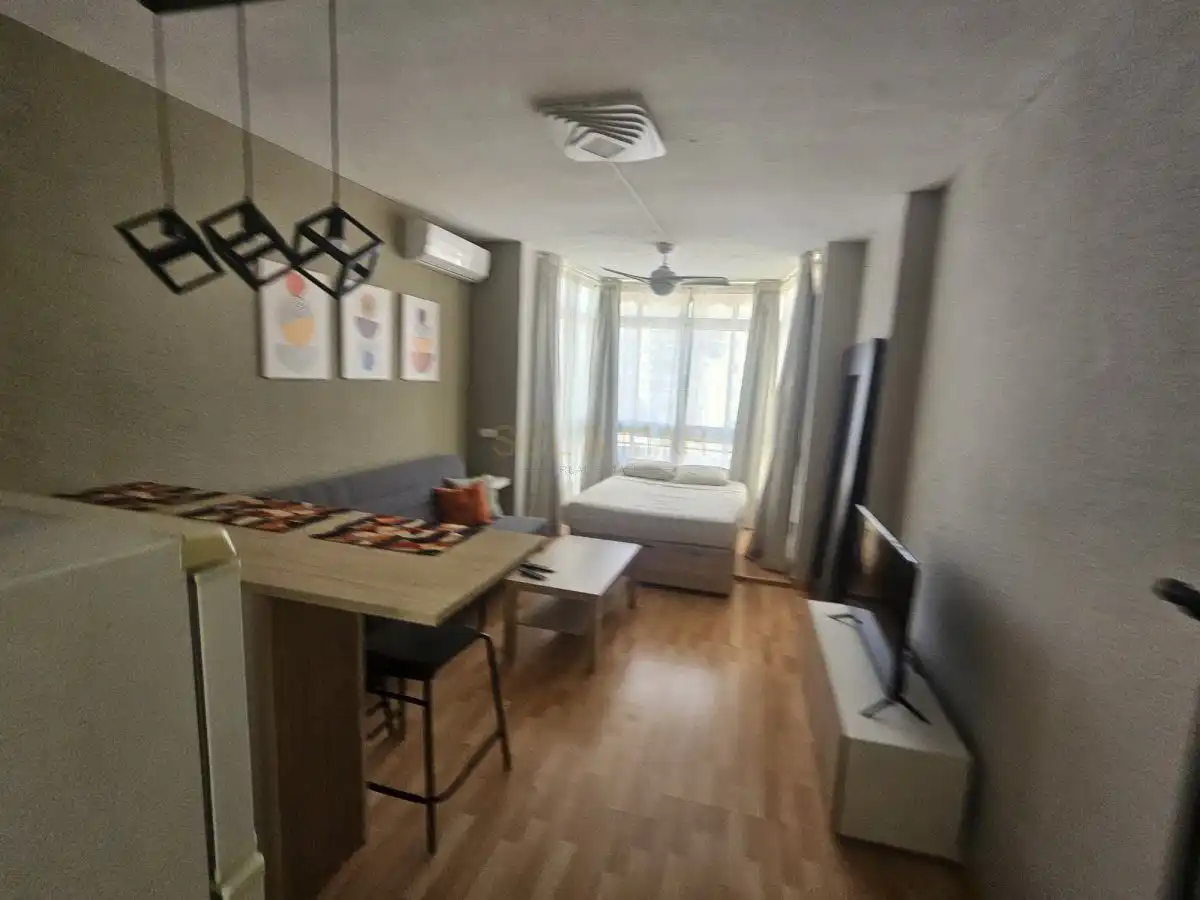 Study for rent in De los Manantiales, Manantiales - Estación de Autobuses