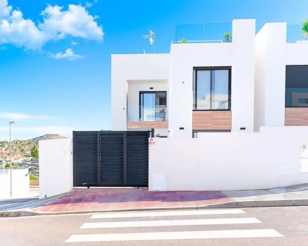 Casa con piscina in vendita a Benijófar