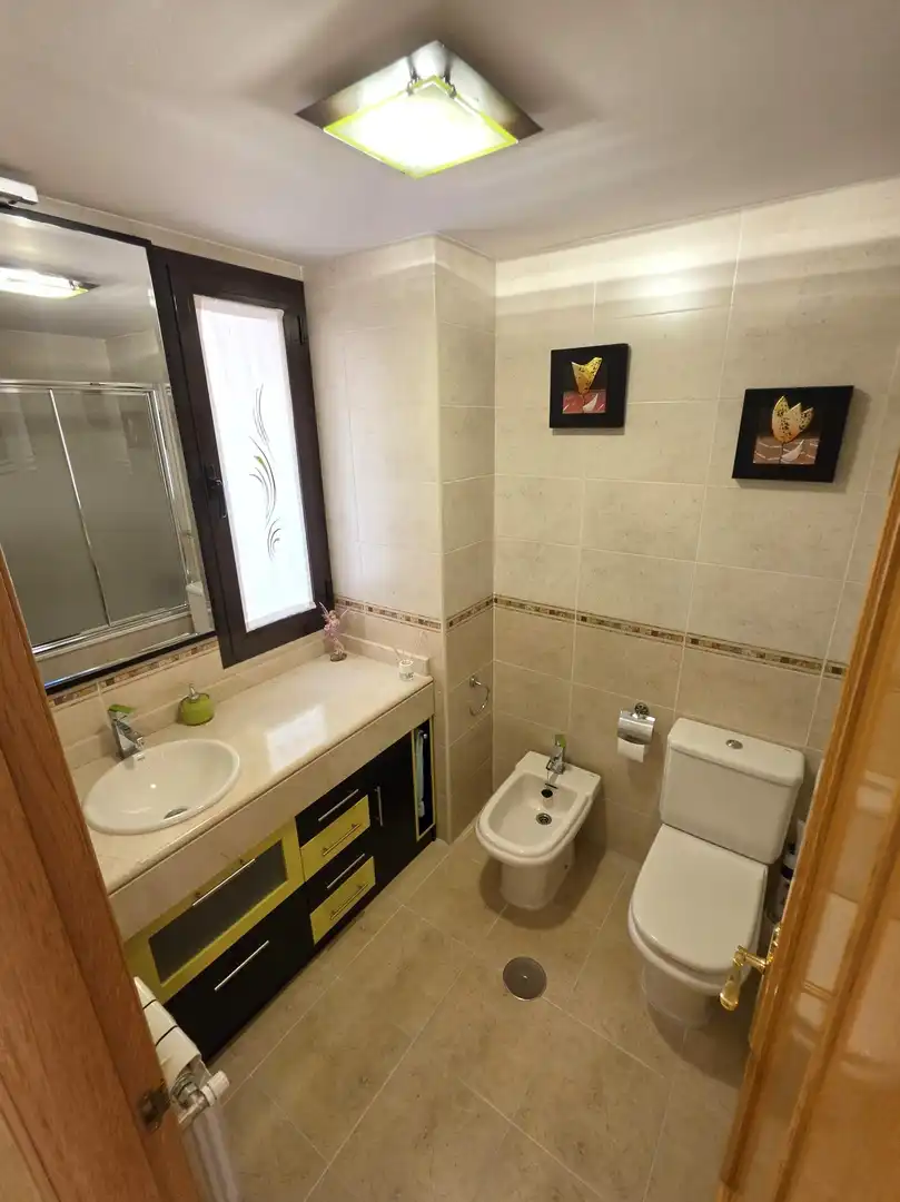 Baño de Piso de alquiler en Valdemoro con Aire acondicionado y Calefacción