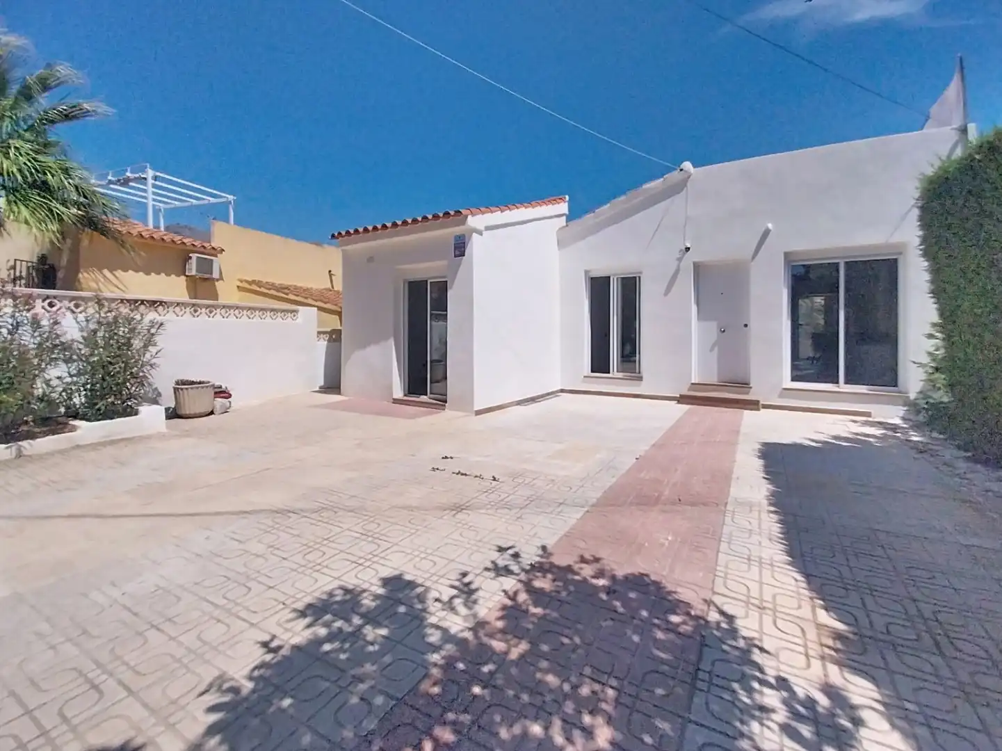 Vista exterior de Casa o xalet en venda en La Nucia amb Aire condicionat