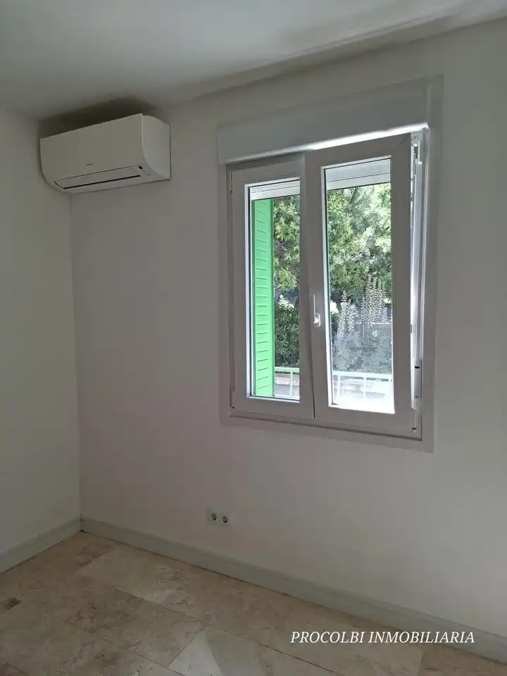 Dormitori de Planta baixa en venda en Madrid amb Aire condicionat i Calefacció
