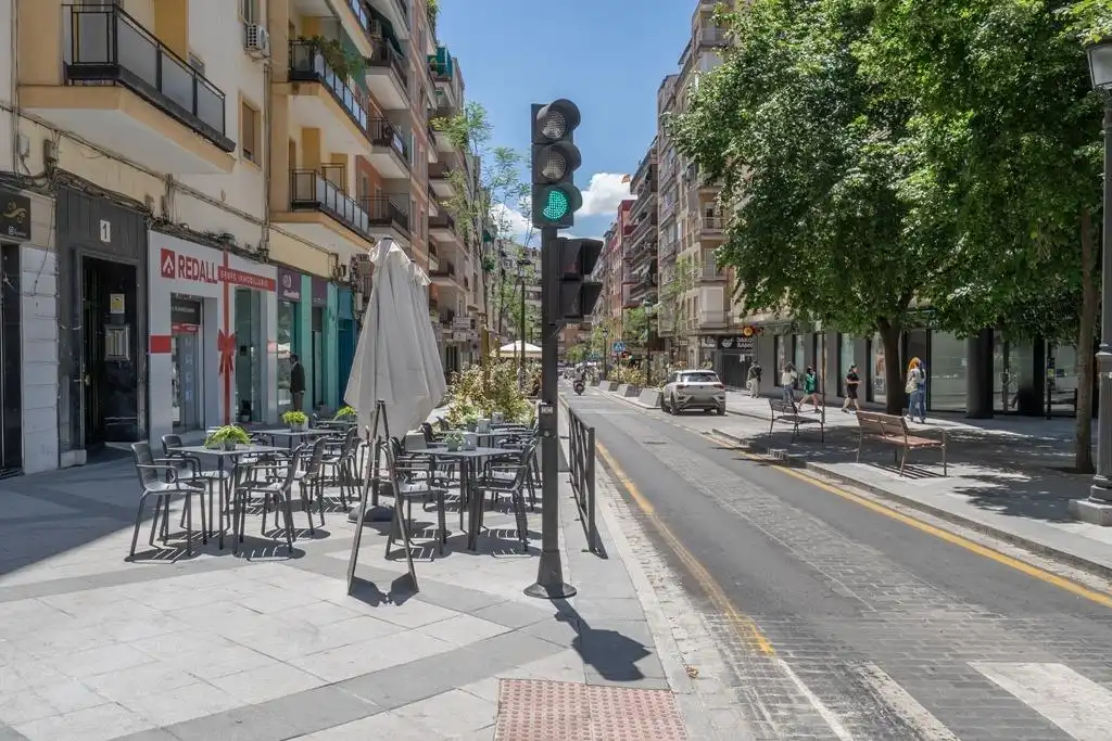 Vista exterior de Piso en venta en Granada con Aire acondicionado, Calefacción y Terraza