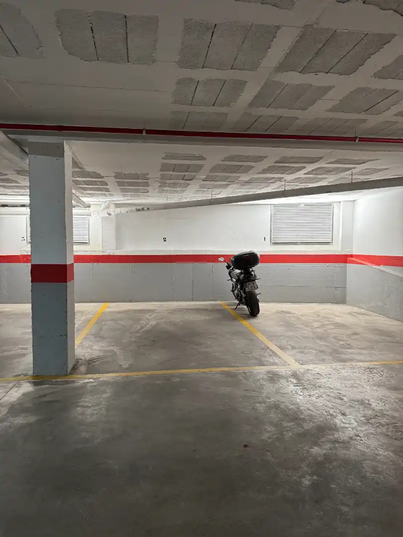Parking de Piso de alquiler en Benalmádena con Aire acondicionado, Calefacción y Terraza