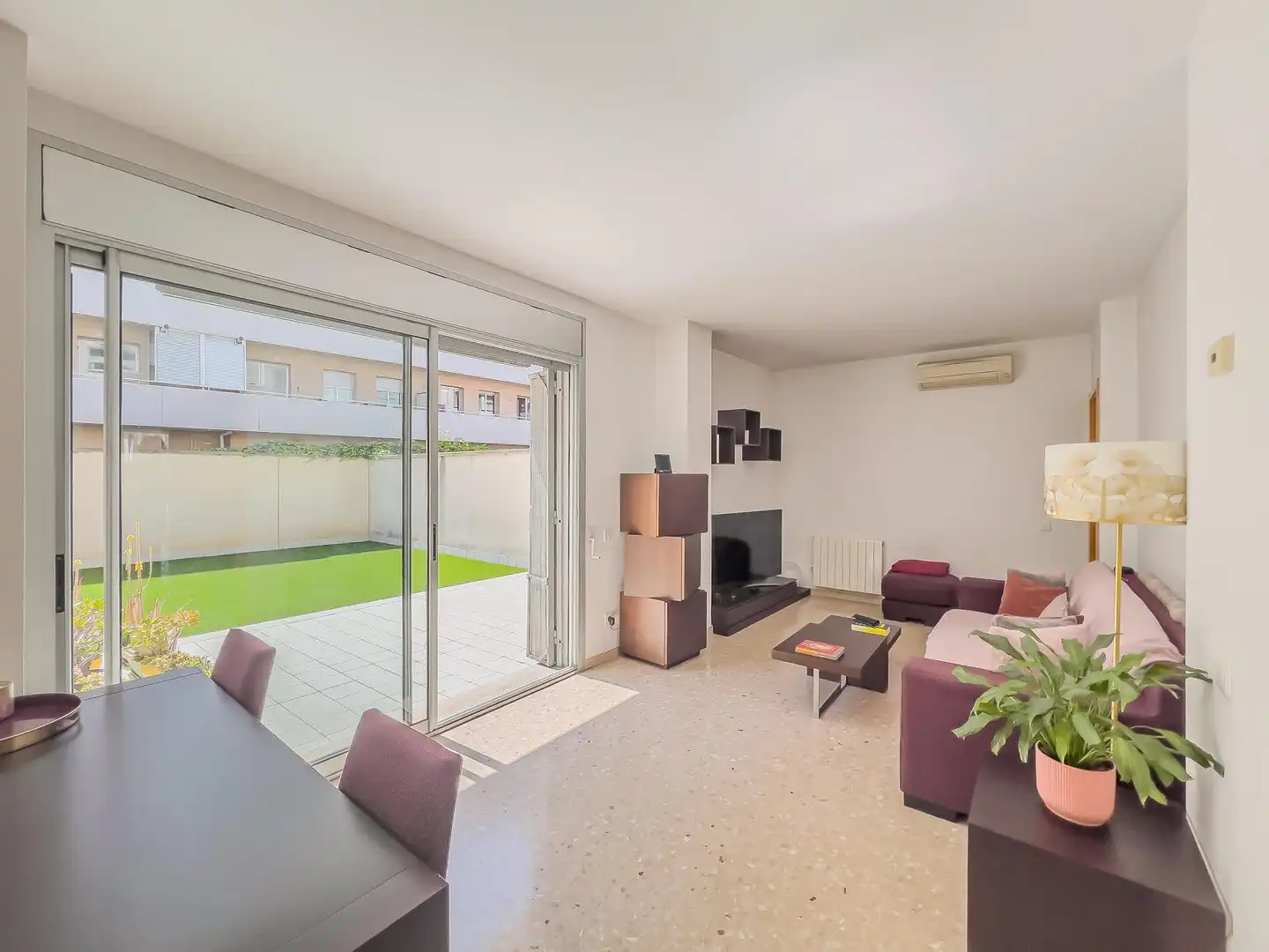 Wohnzimmer von Erdgeschoss zum Verkauf in Viladecans mit Heizung, Terrasse und Gemeinschaftspool