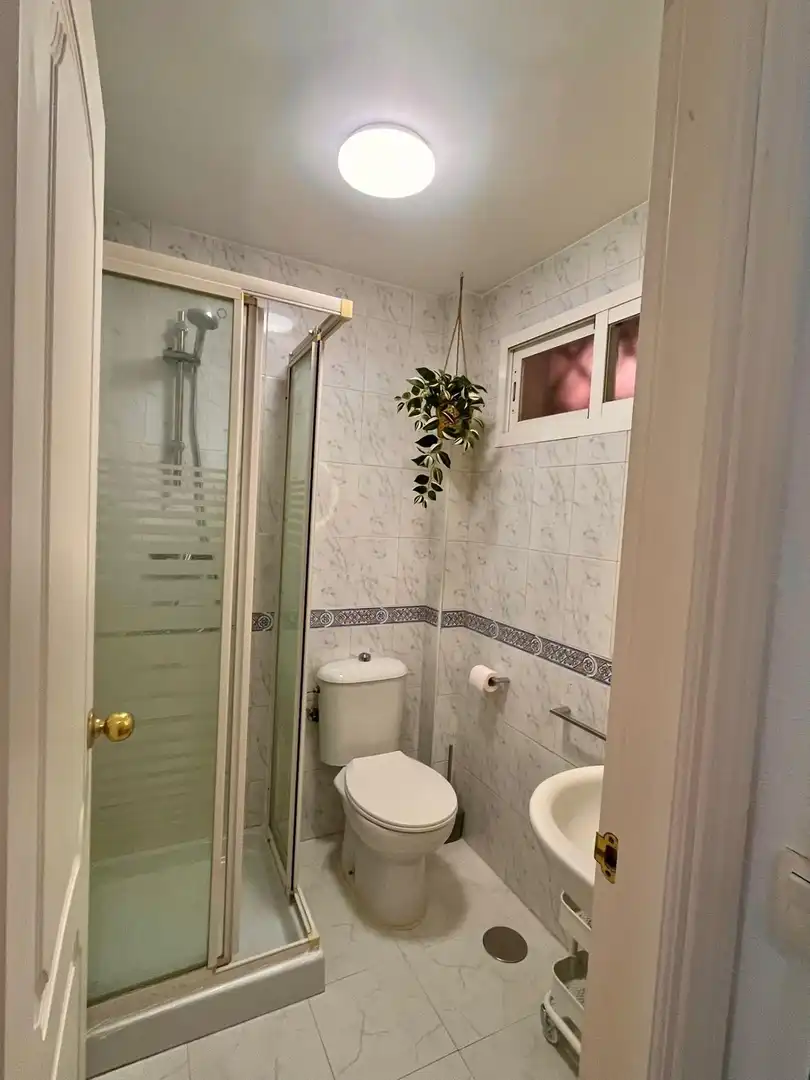 Baño de Apartamento de alquiler en Algeciras con Piscina comunitaria