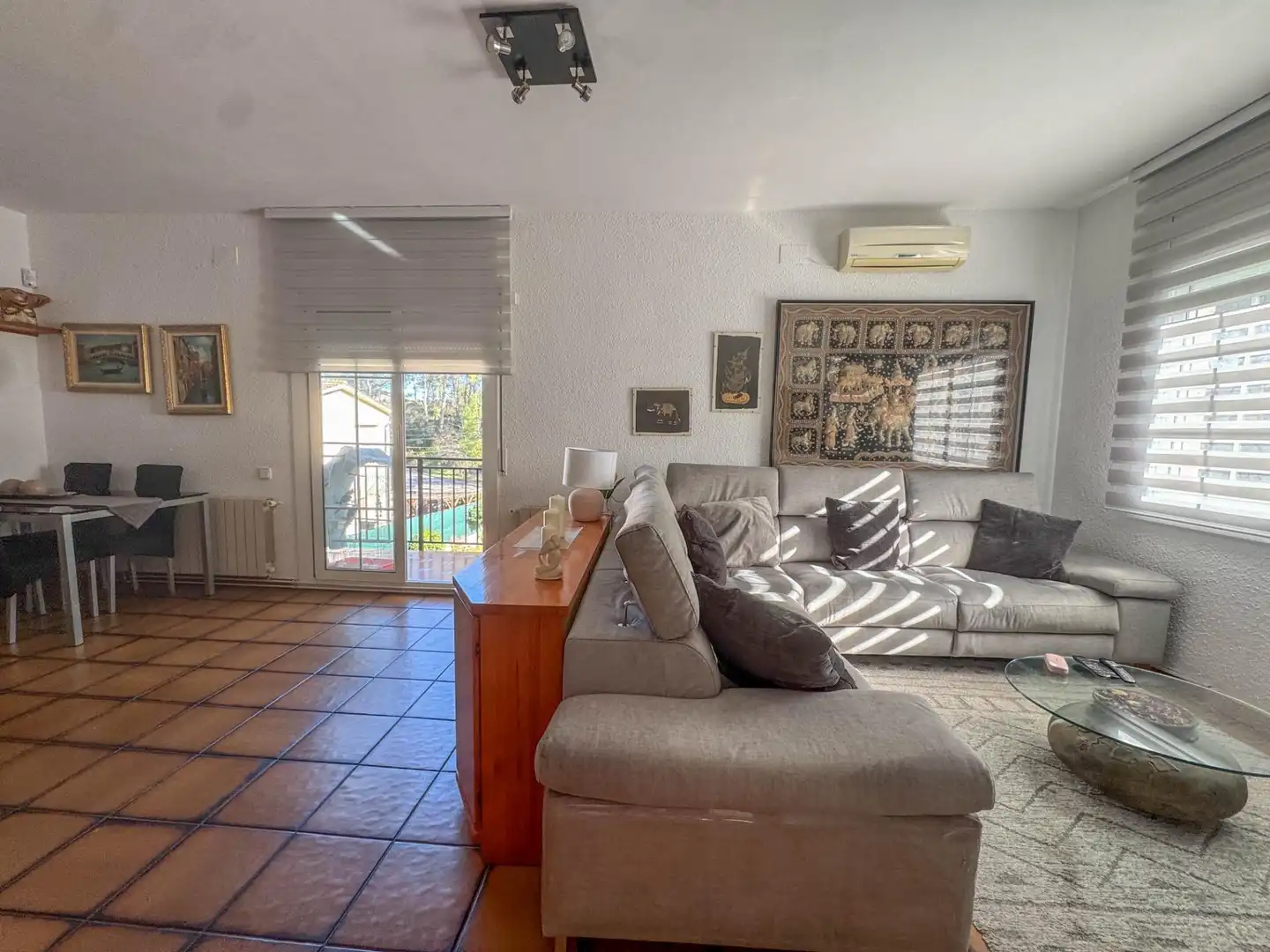 Sala de estar de Casa o chalet en venta en Sant Esteve Sesrovires con Aire acondicionado, Calefacción y Balcón