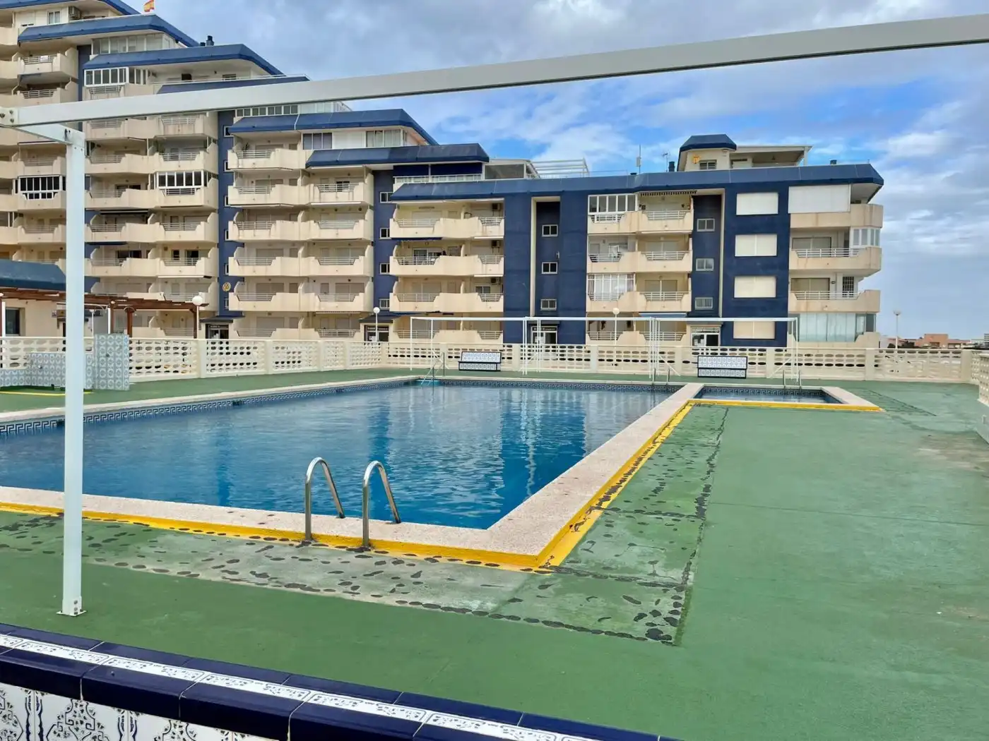 Swimming pool of Flat for rent in La Manga del Mar Menor  with Air Conditioner, Terrace and Community pool