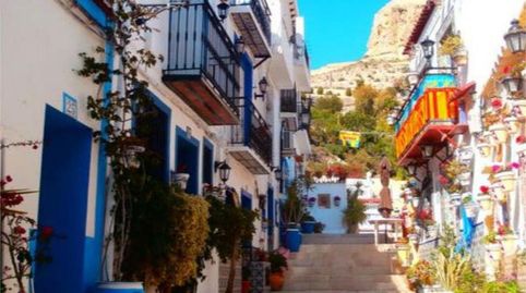 Foto 2 de Casa o chalet en venta en Calle San Antonio, Casco Antiguo - Sta. Cruz - Ayuntamiento, Alicante / Alacant