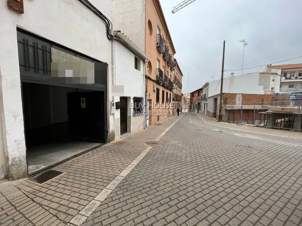 Exterior view of Garage for rent in Illescas