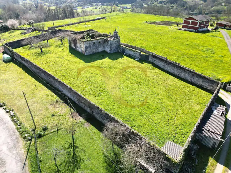 Casa o chalet en venta en Las Regueras   con Jardín privado