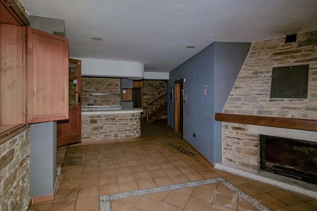 Buildings for sale in Vega de Valcarce