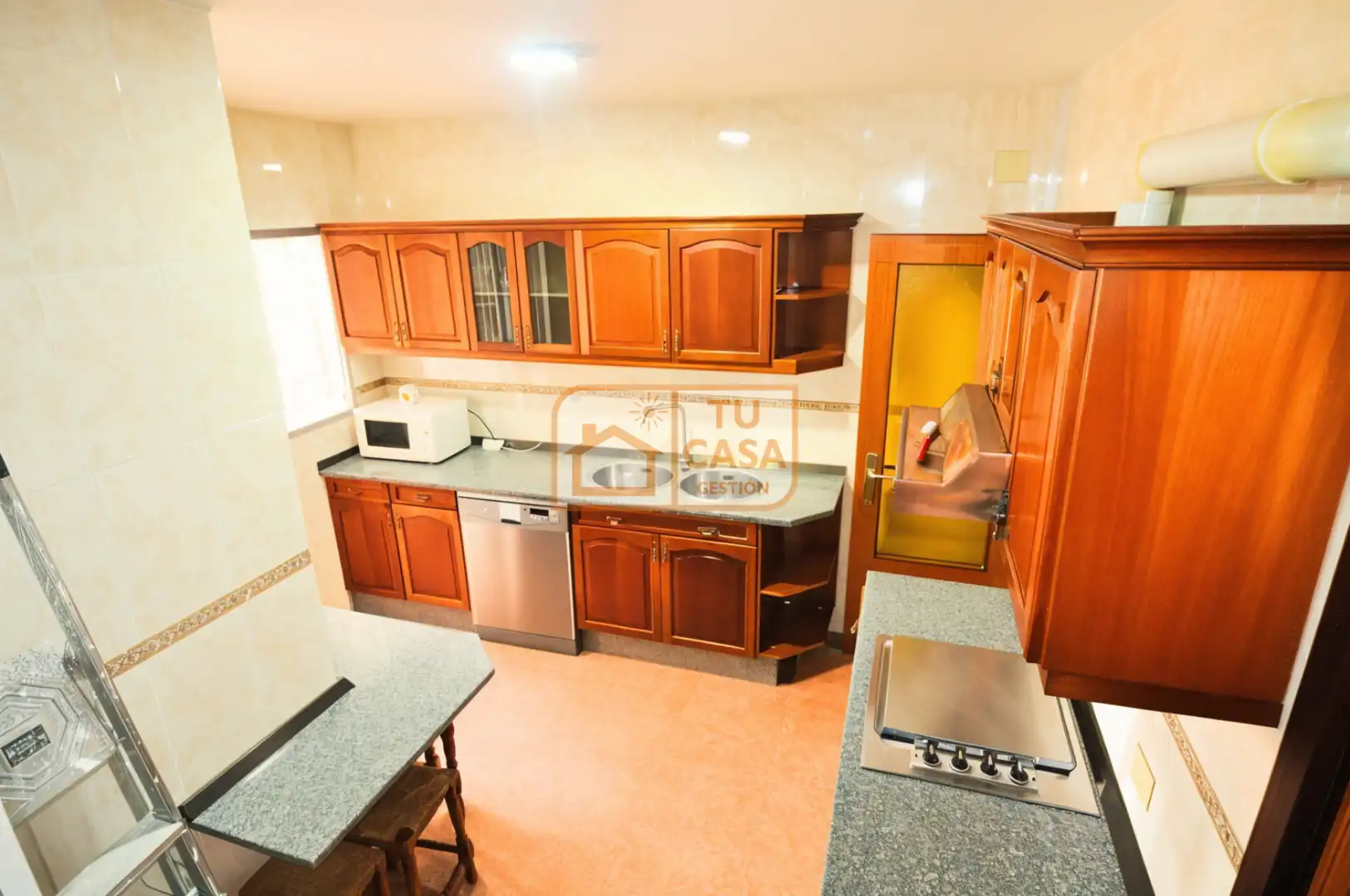 Cocina de Piso de alquiler en Cáceres con Calefacción, Terraza y Amueblado