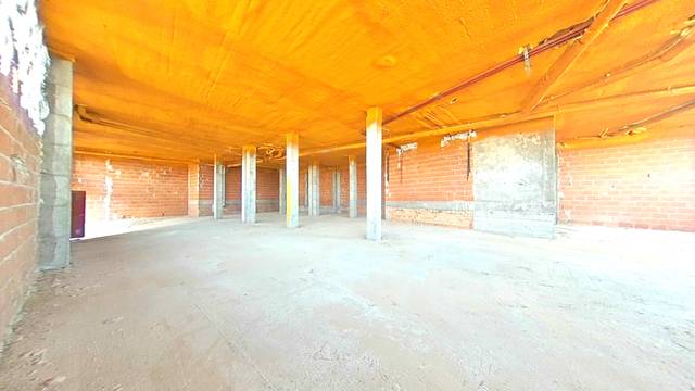 Local comercial en Venta en Diego Velazquez en Cistérniga