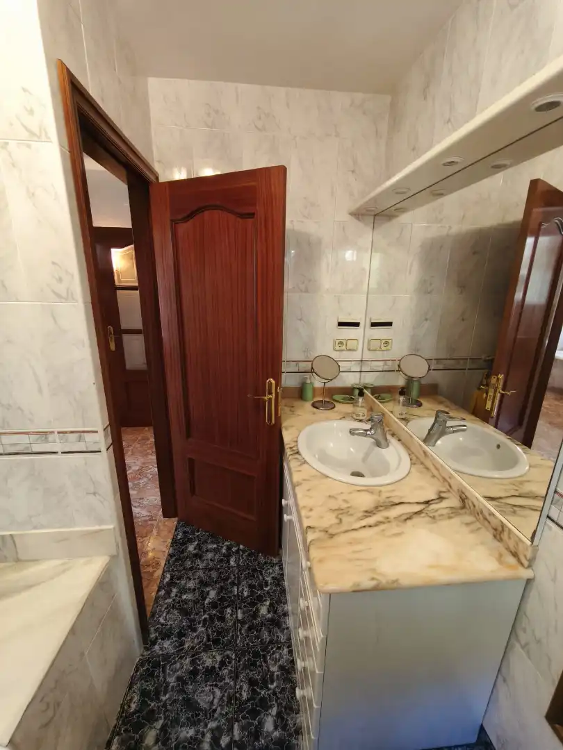 Semi-detached house with terrace for sale in Carrer Bergantí, imagen 14