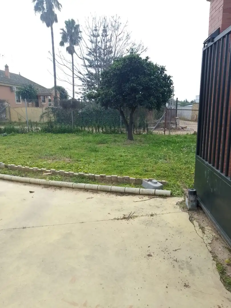 Casa o chalet en venta en Dos Hermanas con Jardín privado, Terraza y Balcón