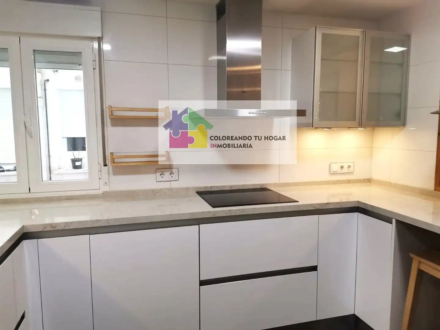 Cuina de Pis de lloguer en León Capital  amb Calefacció, Parquet i Terrassa