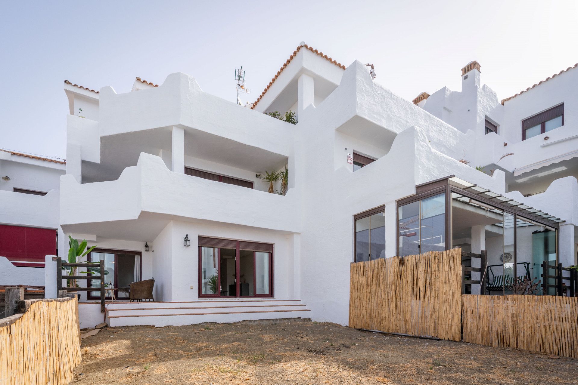 Vista exterior de Planta baixa en venda en Casares amb Aire condicionat, Calefacció i Jardí privat