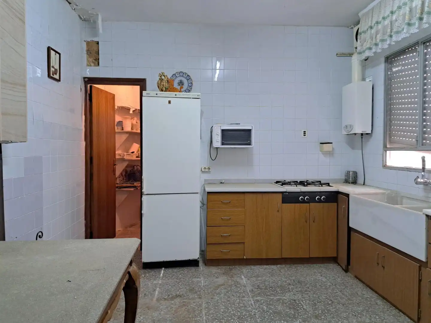 Küche von Einfamilien-Reihenhaus zum Verkauf in Requena mit Terrasse, Abstellraum und Balkon