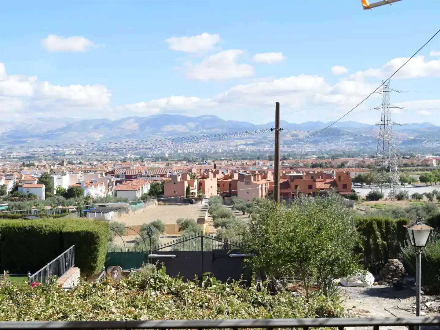Vista exterior de Pis en venda en Las Gabias amb Aire condicionat, Piscina i Balcó