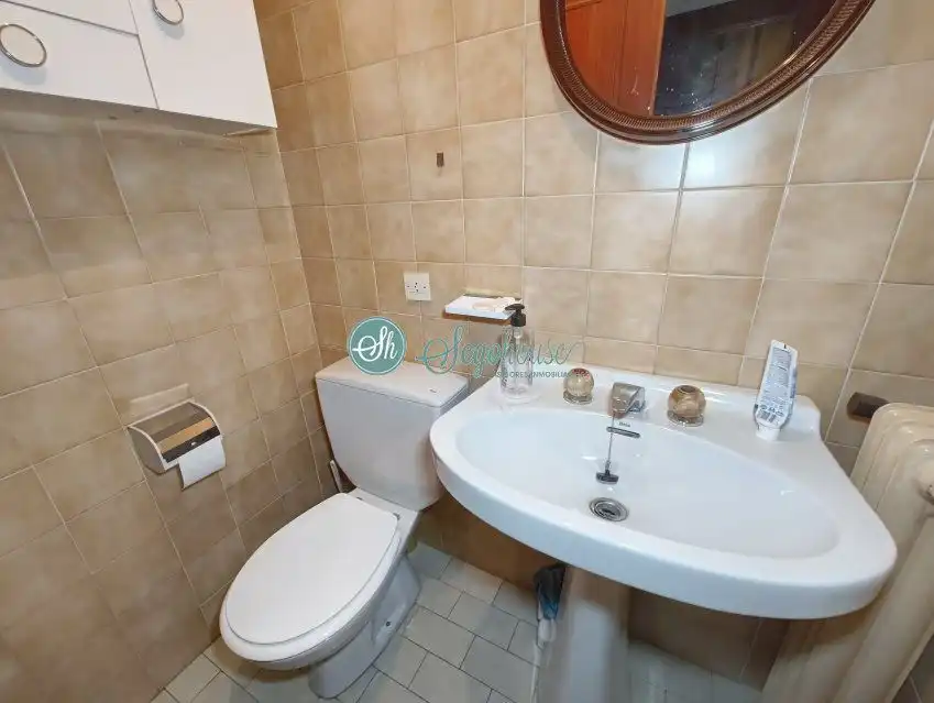 Baño de Piso en venta en Segovia con Calefacción, Terraza y Trastero
