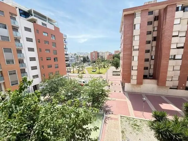 Außenansicht von Wohnung zur Miete in Murcia mit Klimaanlage und Abstellraum