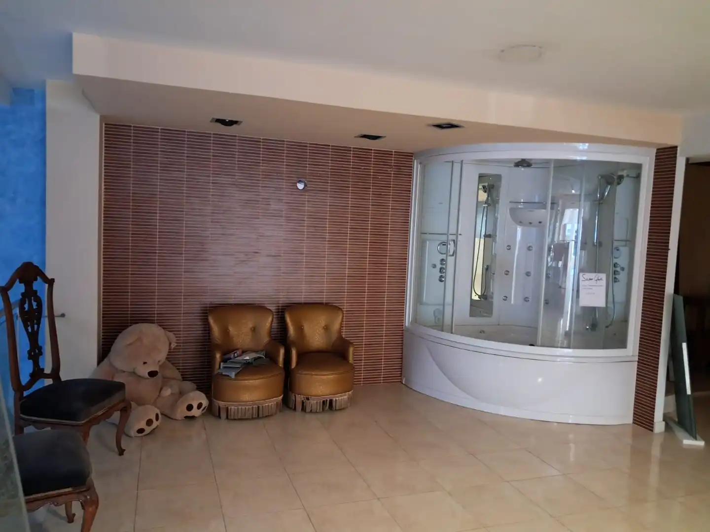 Baño de Local de alquiler en Gandia con Aire acondicionado
