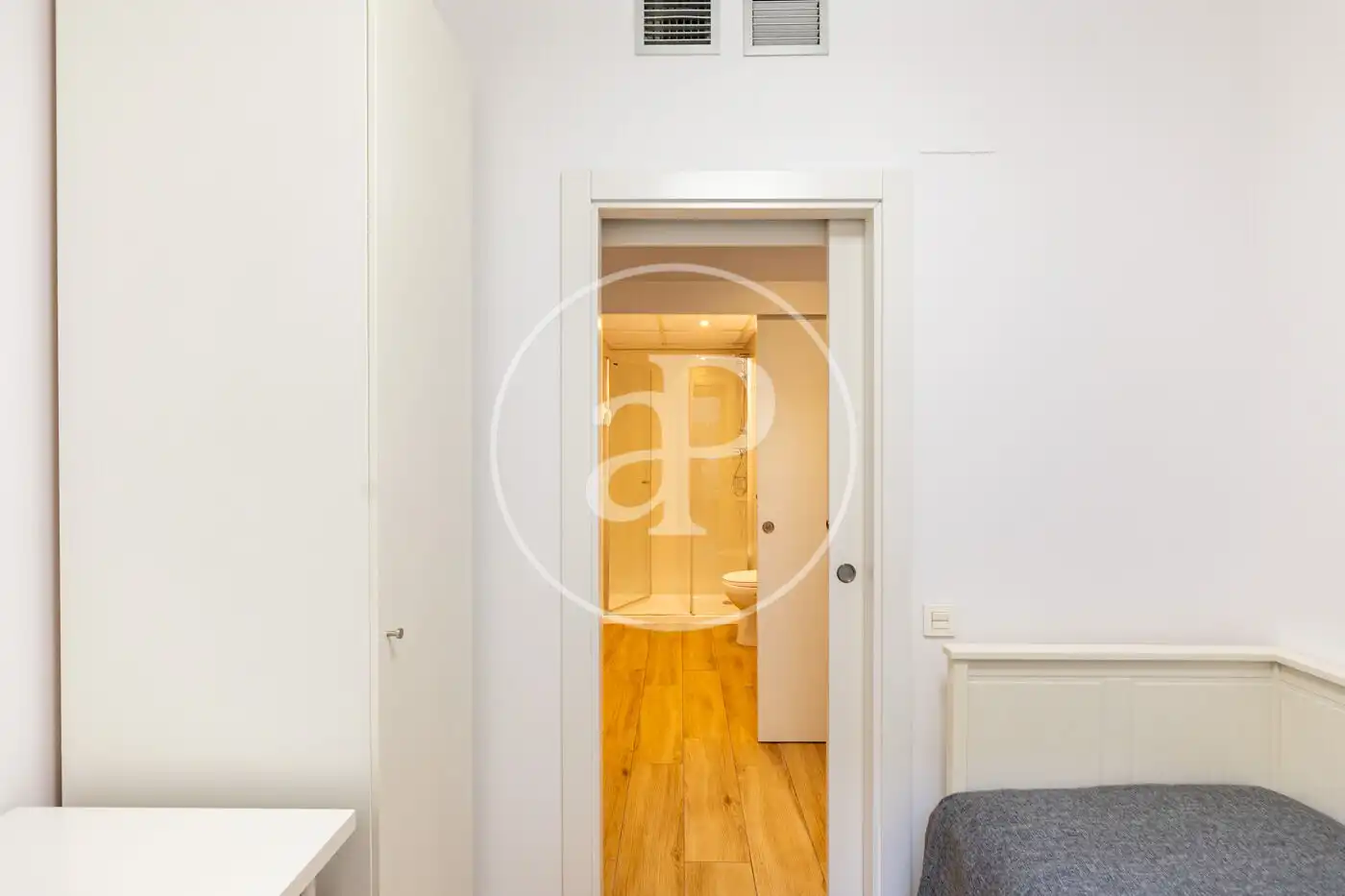 Bedroom of Flat for sale in Barcelona  with Air Conditioner, Heating and Community pool