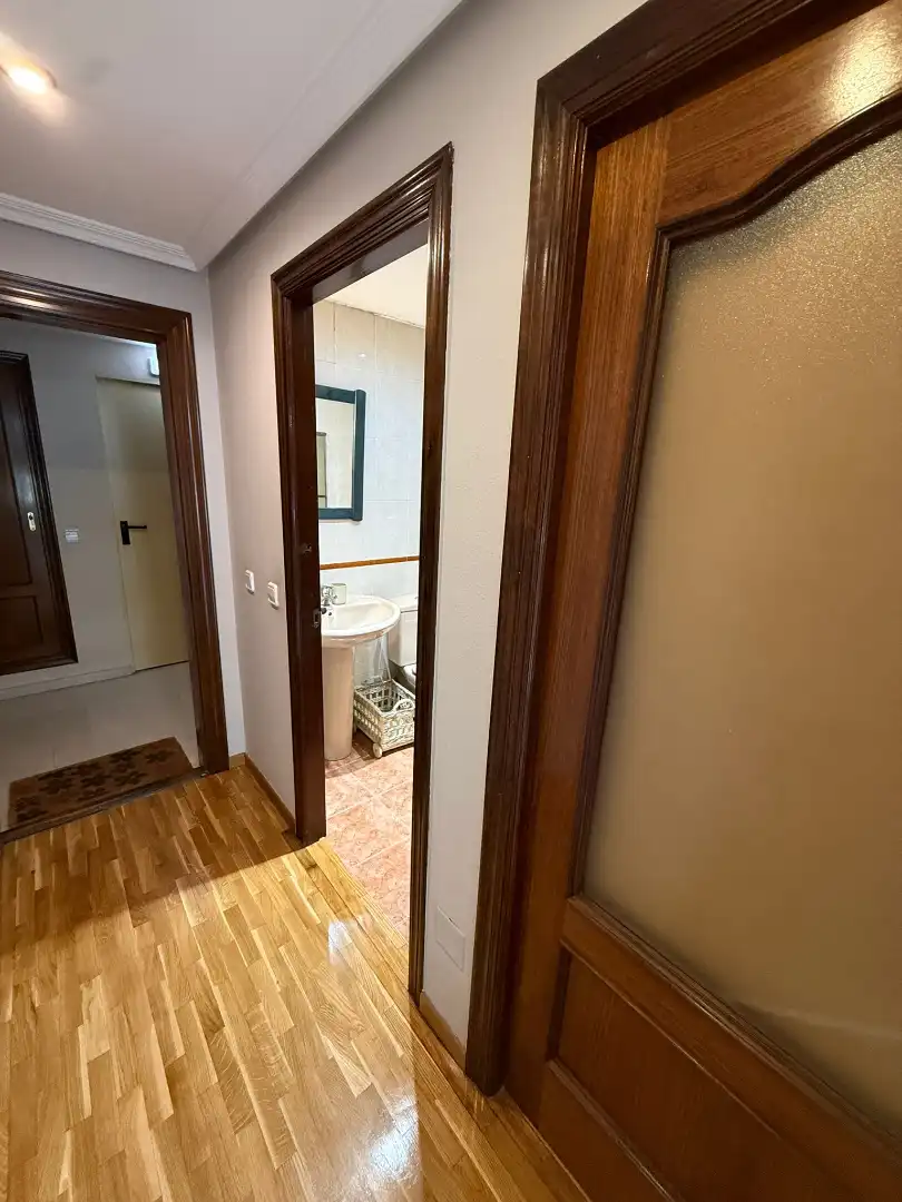 Badezimmer von Wohnung zum Verkauf in Oviedo  mit Heizung, Abstellraum und Möbliert