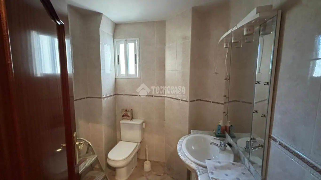 Baño de Piso en venta en Jaén con Balcón
