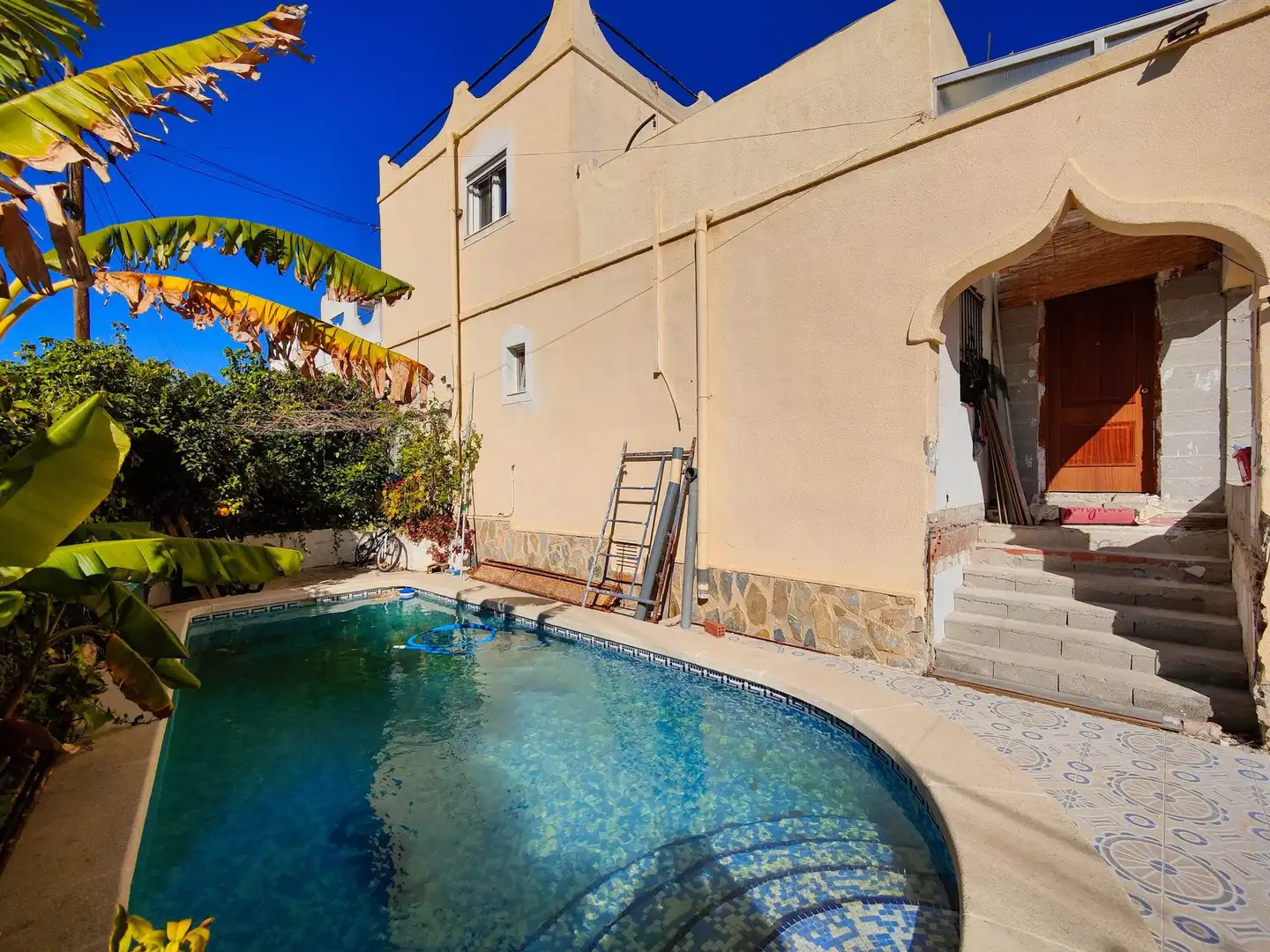 Piscina de Finca rústica en venda en San Miguel de Salinas amb Jardí privat, Piscina i Moblat