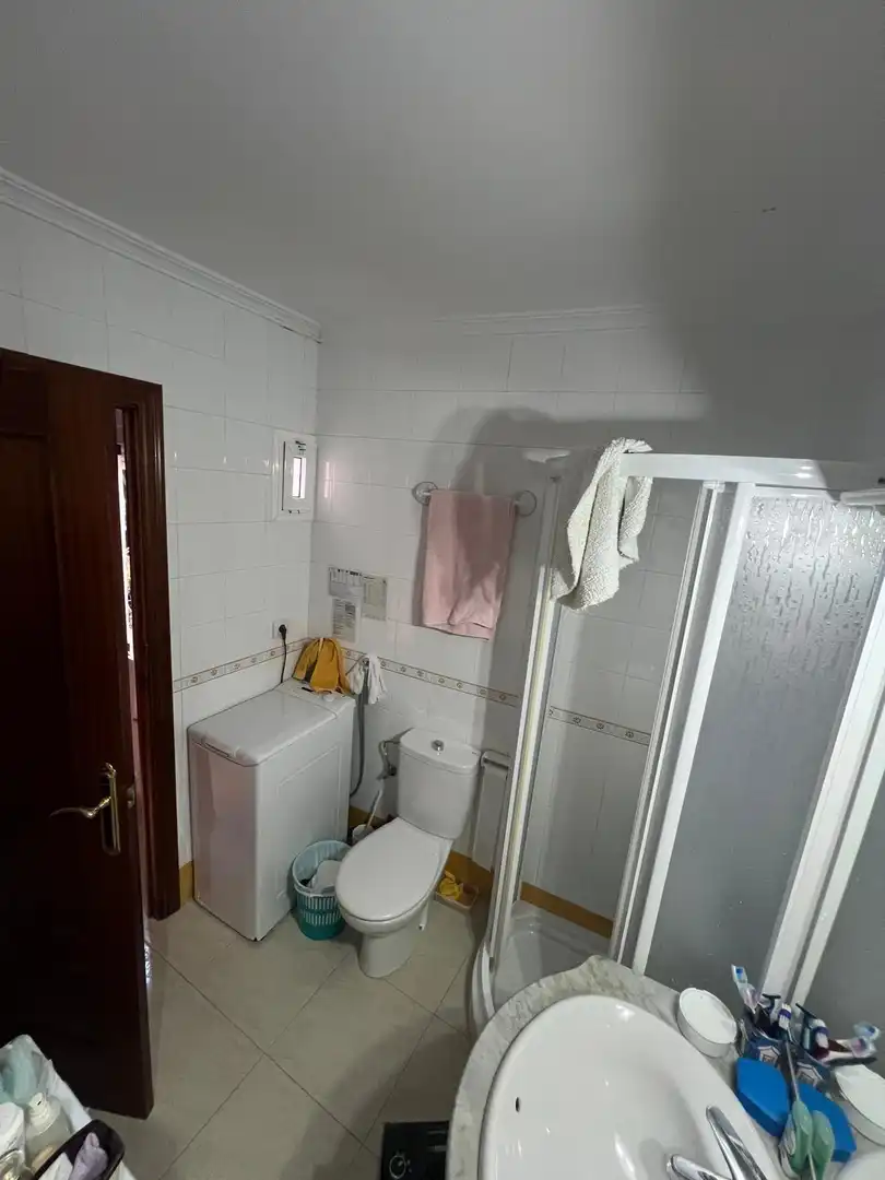 Badezimmer von Gebäude zum Verkauf in Baena