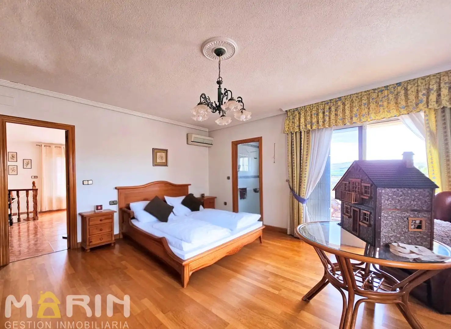 Dormitori de Casa o xalet en venda en Cartagena amb Aire condicionat, Jardí privat i Terrassa