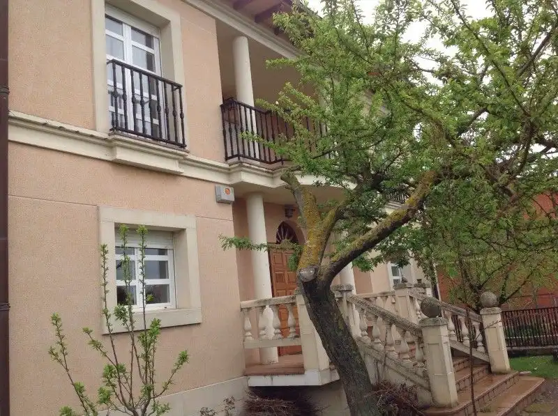Vista exterior de Casa o chalet en venta en Casalarreina con Jardín privado, Terraza y Piscina