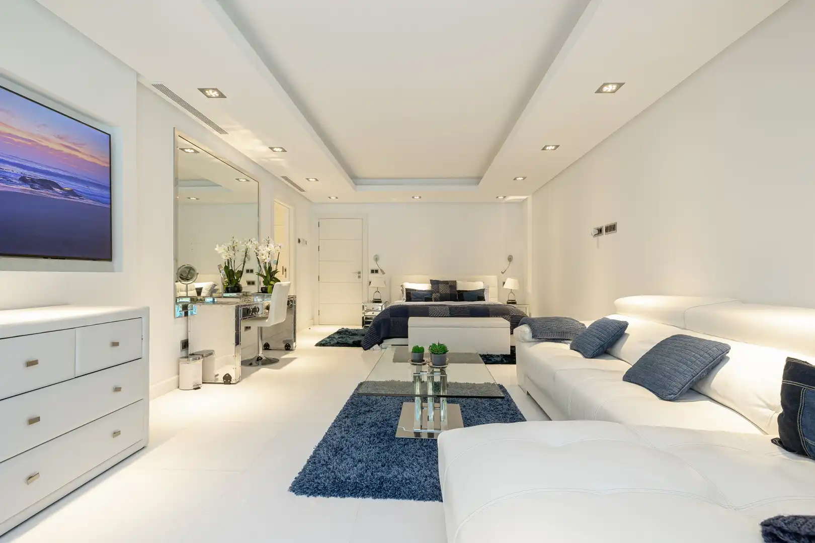Sala d'estar de Casa o xalet en venda en Nueva Andalucía