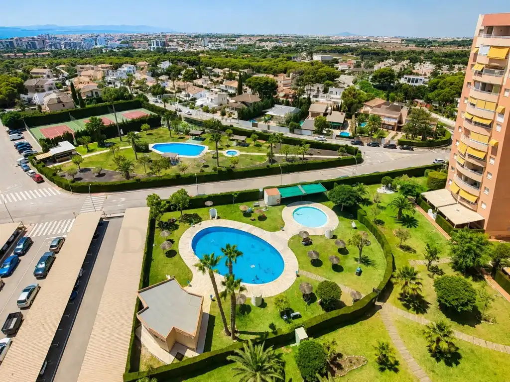 Apartament amb piscina en venda a Calle Concha Espina-Cmor