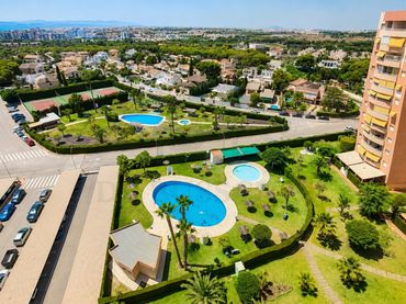 Apartamento con piscina en venta en Calle Concha Espina-Cmor