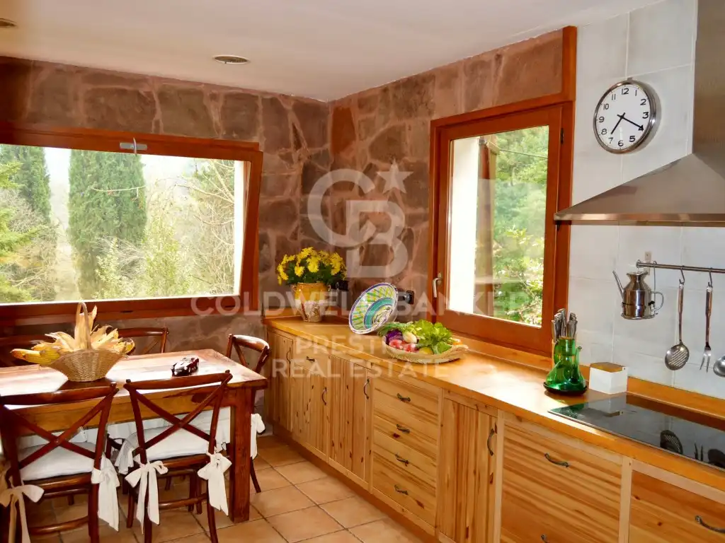 Cocina de Finca rústica en venta en Castellví de Rosanes